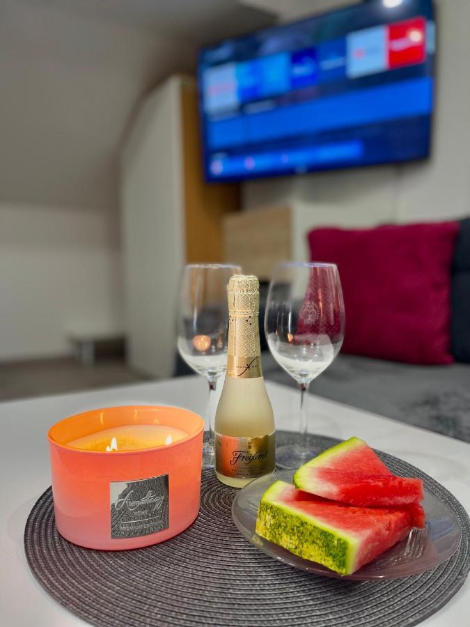 Sobe Darko Cindric Hotell Karlovac Exteriör bild